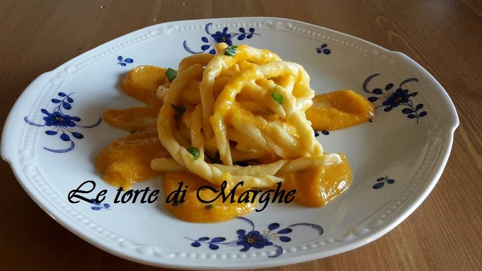 Strozzapreti con crema di zucca e zola..