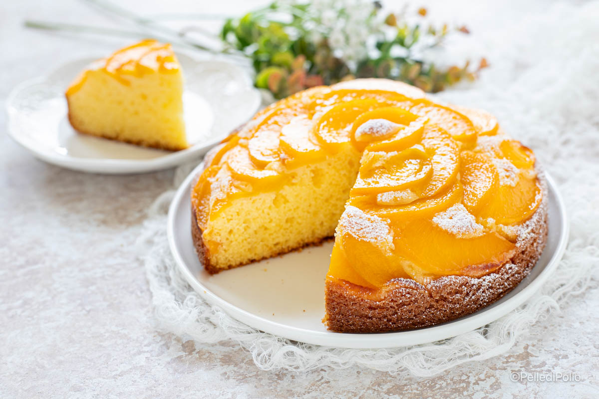 Torta con pesche sciroppate e ricotta