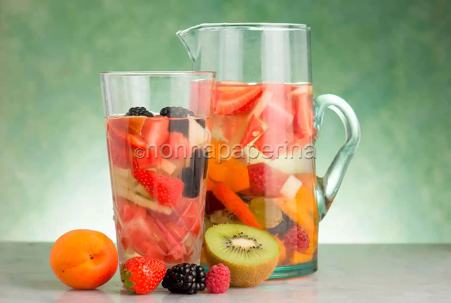 Acqua aromatizzata con la macedonia di frutta: come creare qualcosa di invitante!