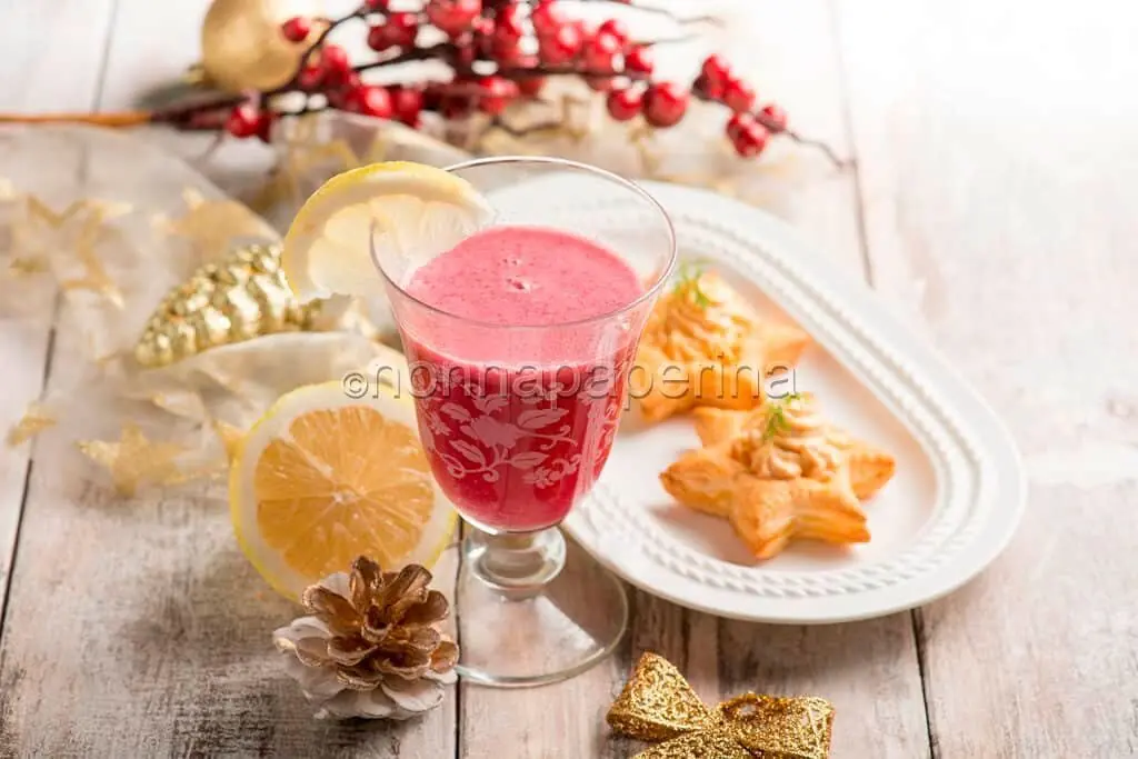Aperitivo al melograno e tonica, un happy hour diverso