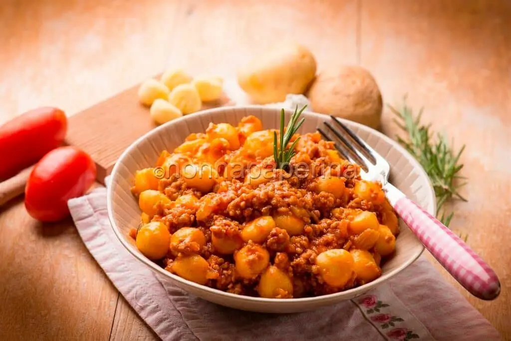 Avete mai provato gli gnocchi senza glutine al ragù?