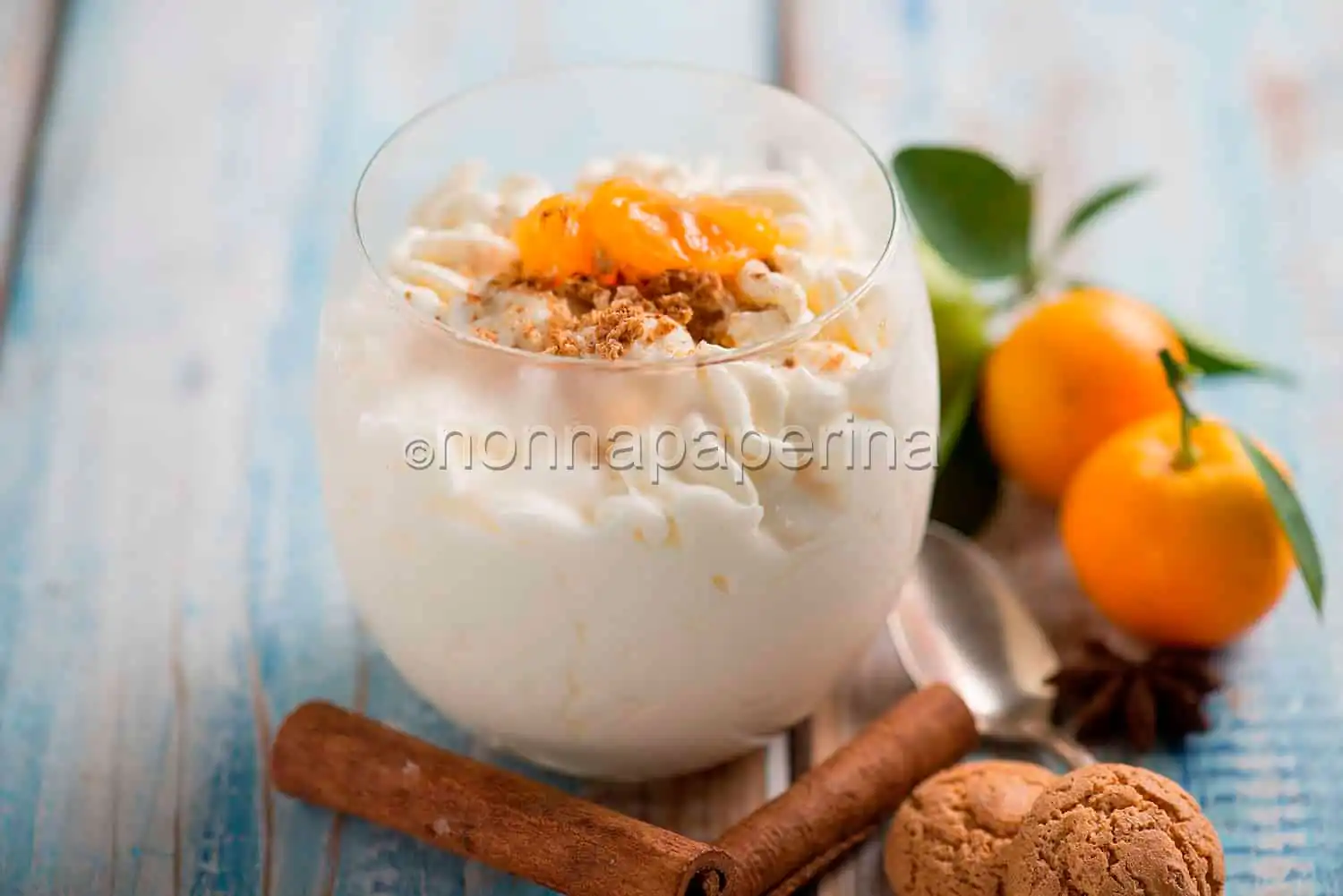 Bavarese al calamondino, un dessert fresco e colorato