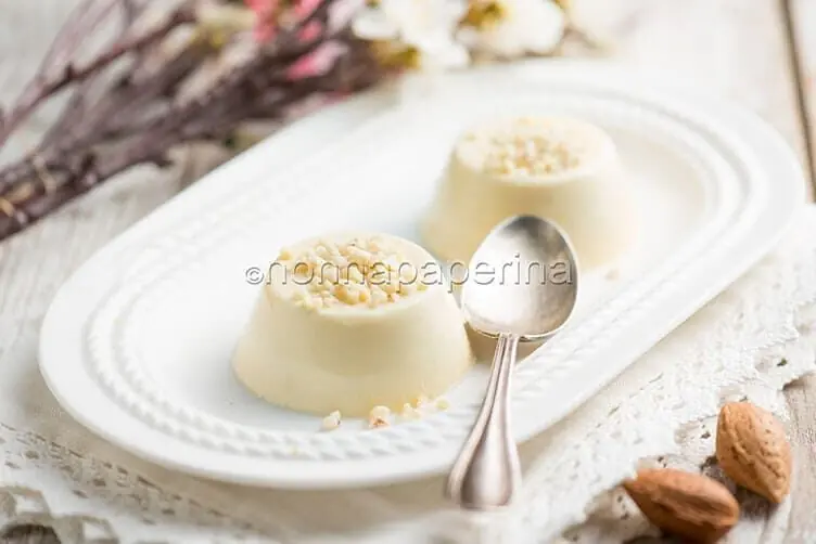 Biancomangiare con latte di asina, un dessert unico