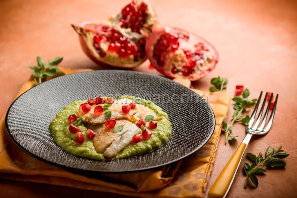 Branzino alla melagrana con crema di piselli, che delizia!