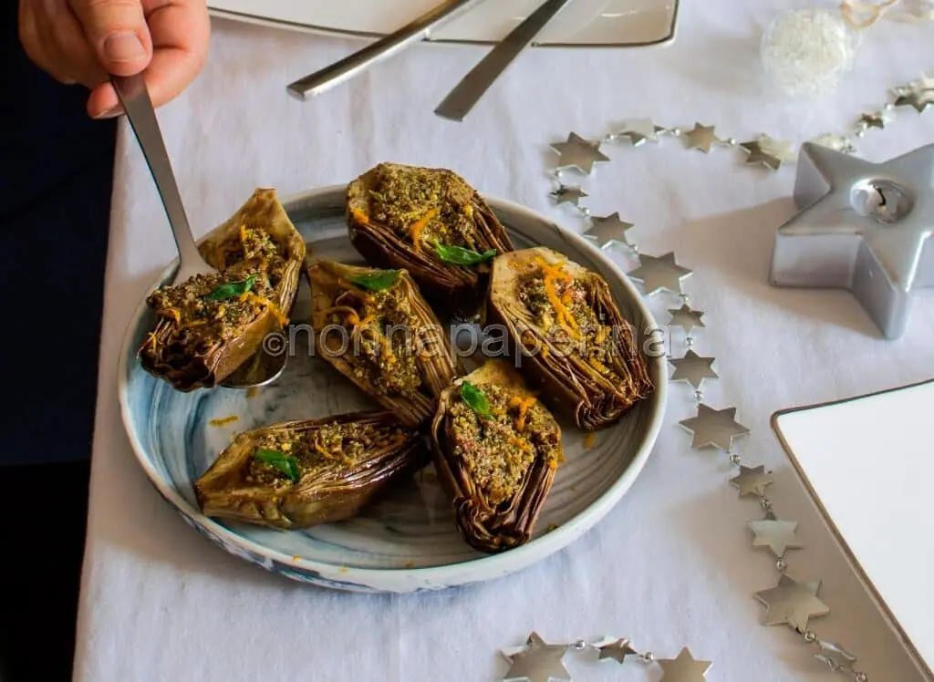 Carciofi ripieni di pesto alle erbe ed agrumi per contorno