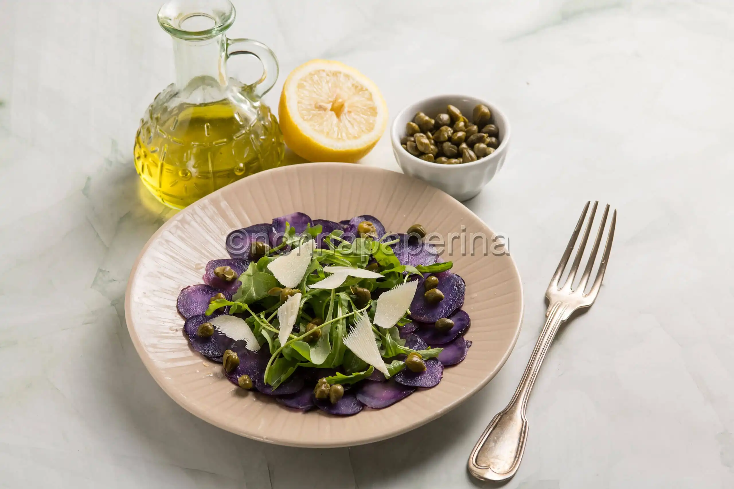 Carpaccio di patate viola, il contorno che non ti aspetti
