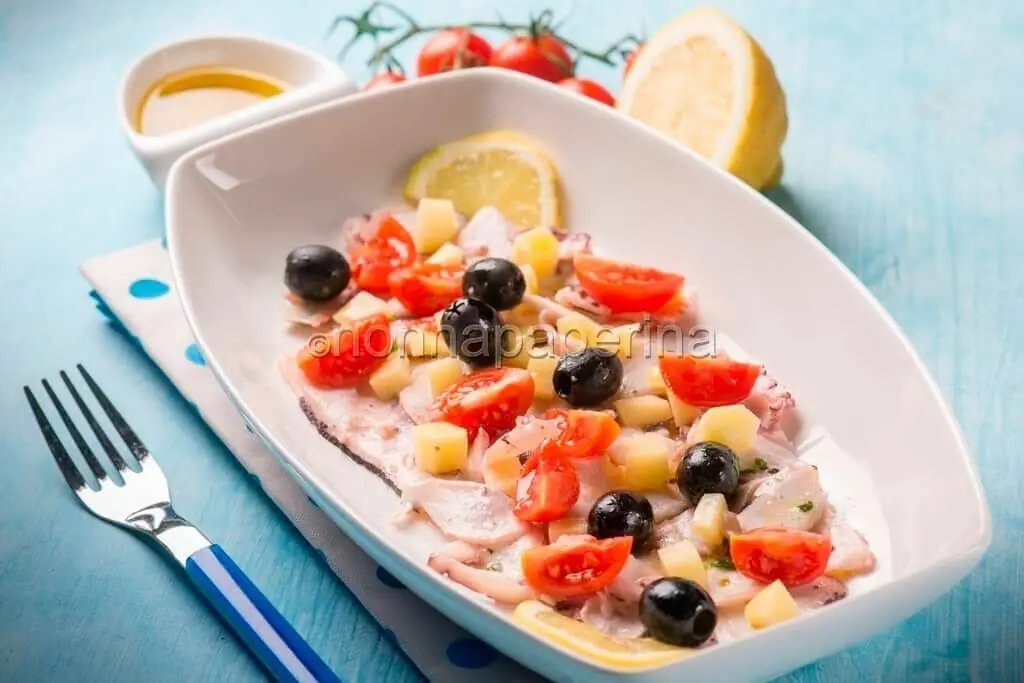 Carpaccio di polpo, sfizioso e nutriente