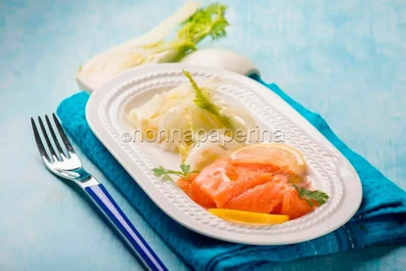 Carpaccio di salmone e finocchi: quando s’incontrano salute e gusto.