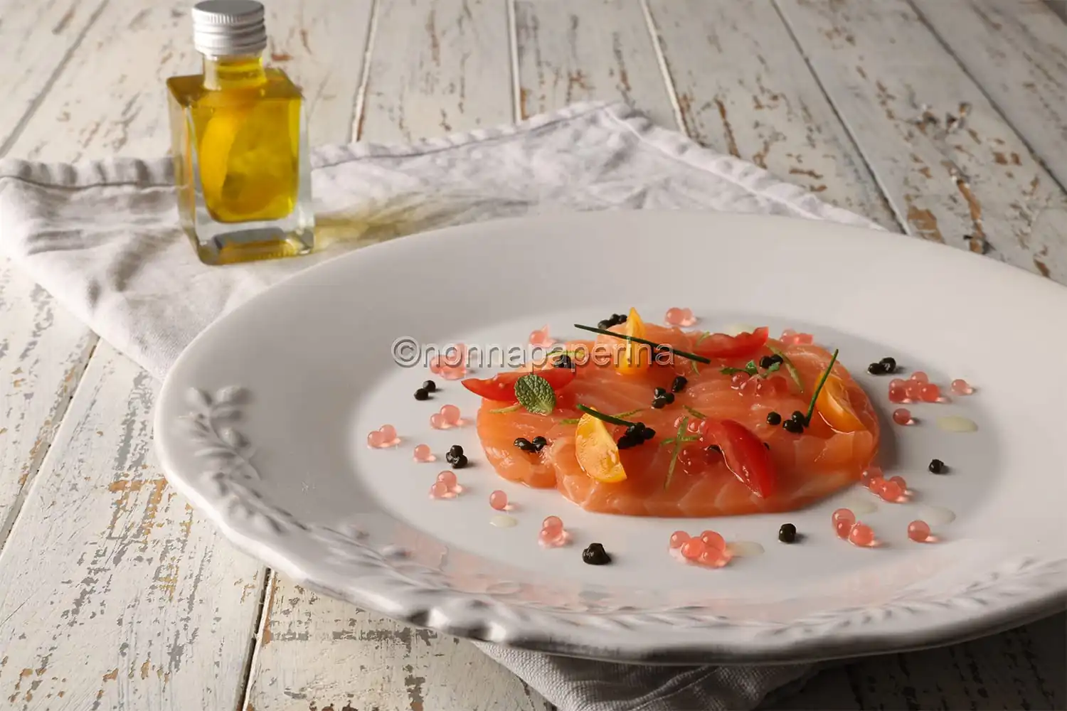 Carpaccio di salmone, un secondo dal gusto delicato