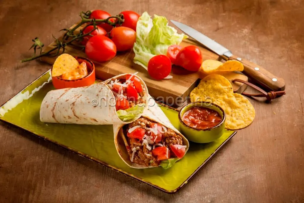 Cena tra amici alla Tex-Mex con i burritos di pollo
