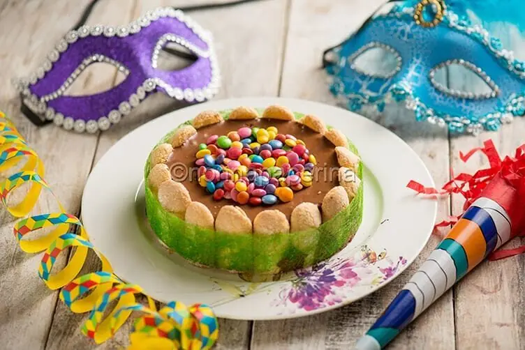 Charlotte con cream cheese al cioccolato per Carnevale