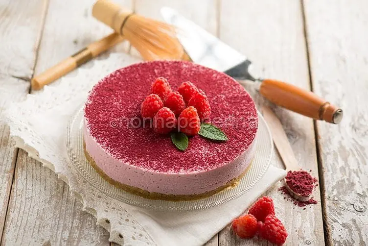 Cheesecake ai lamponi e matcha, una variante ottima