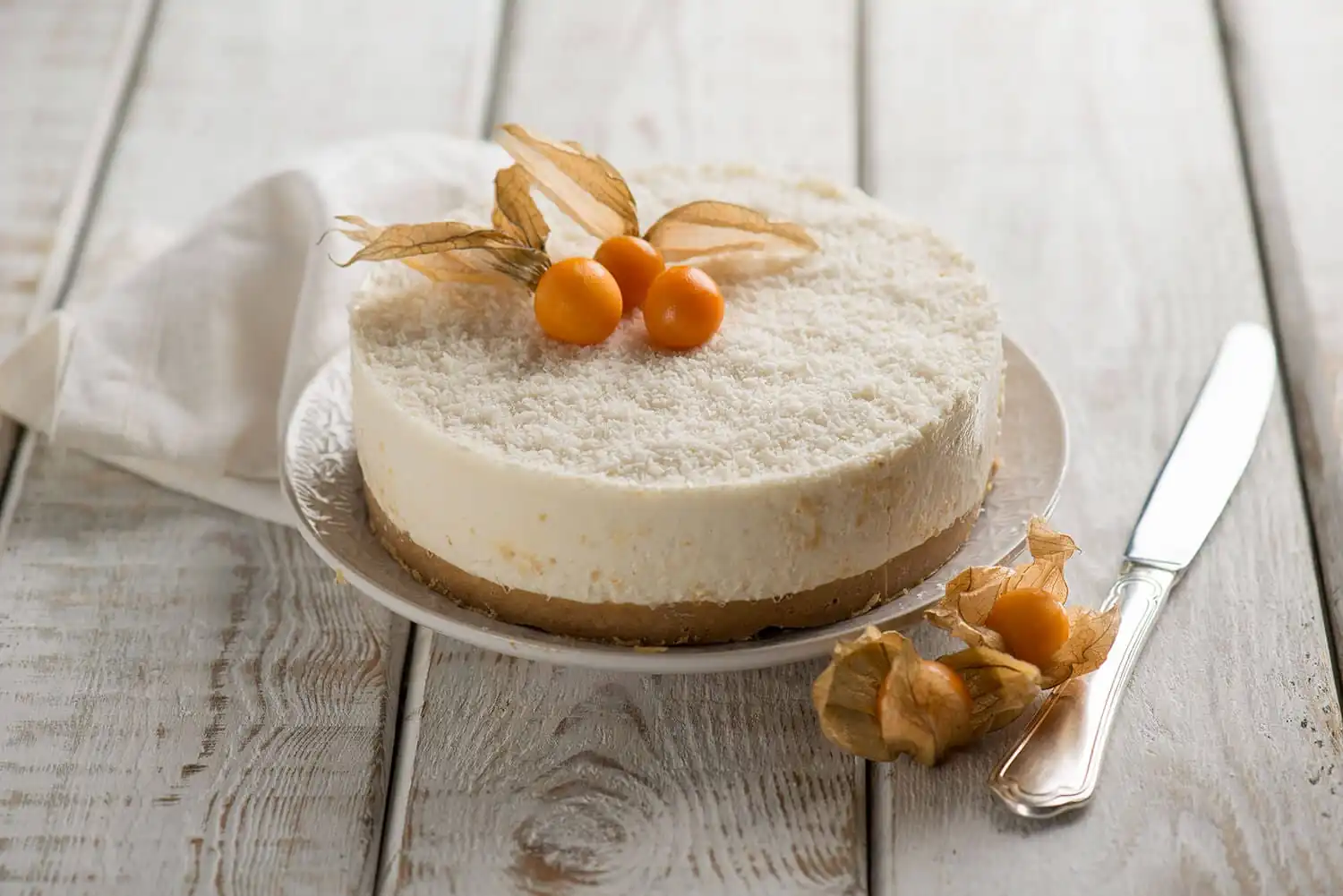 Cheesecake al cocco e alchechengi, un dessert esotico