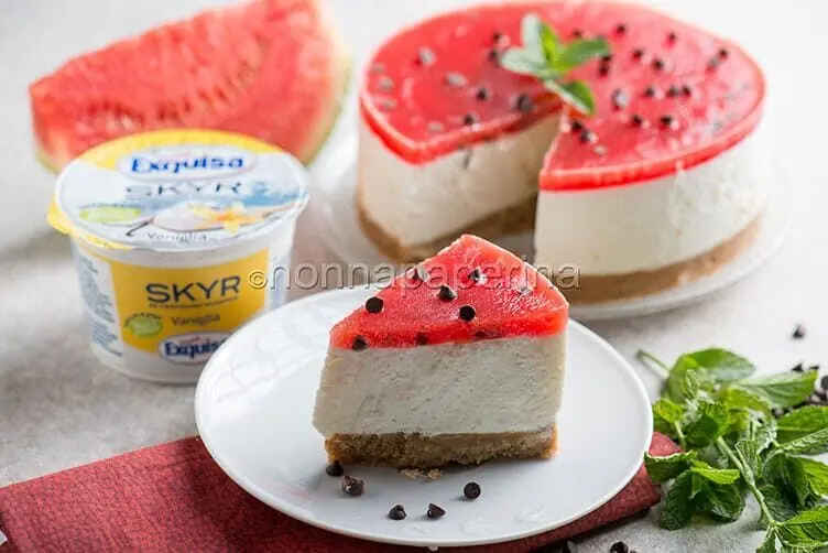 Cheesecake con Skyr e anguria, una merenda perfetta