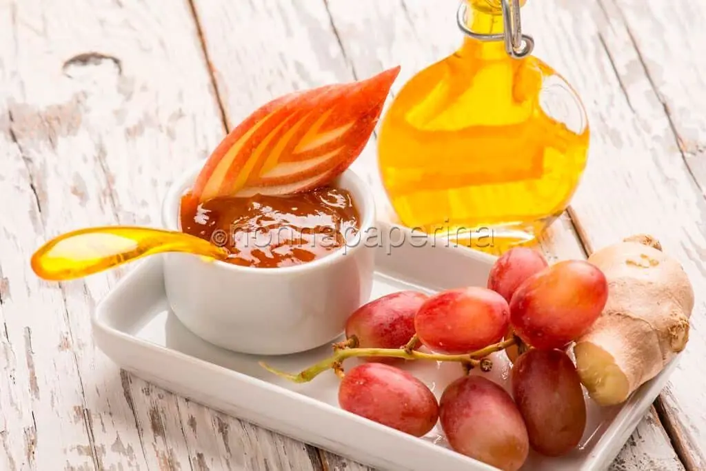 Chutney con mela, uva rossa e zenzero: una gustosa esplosione di colore 