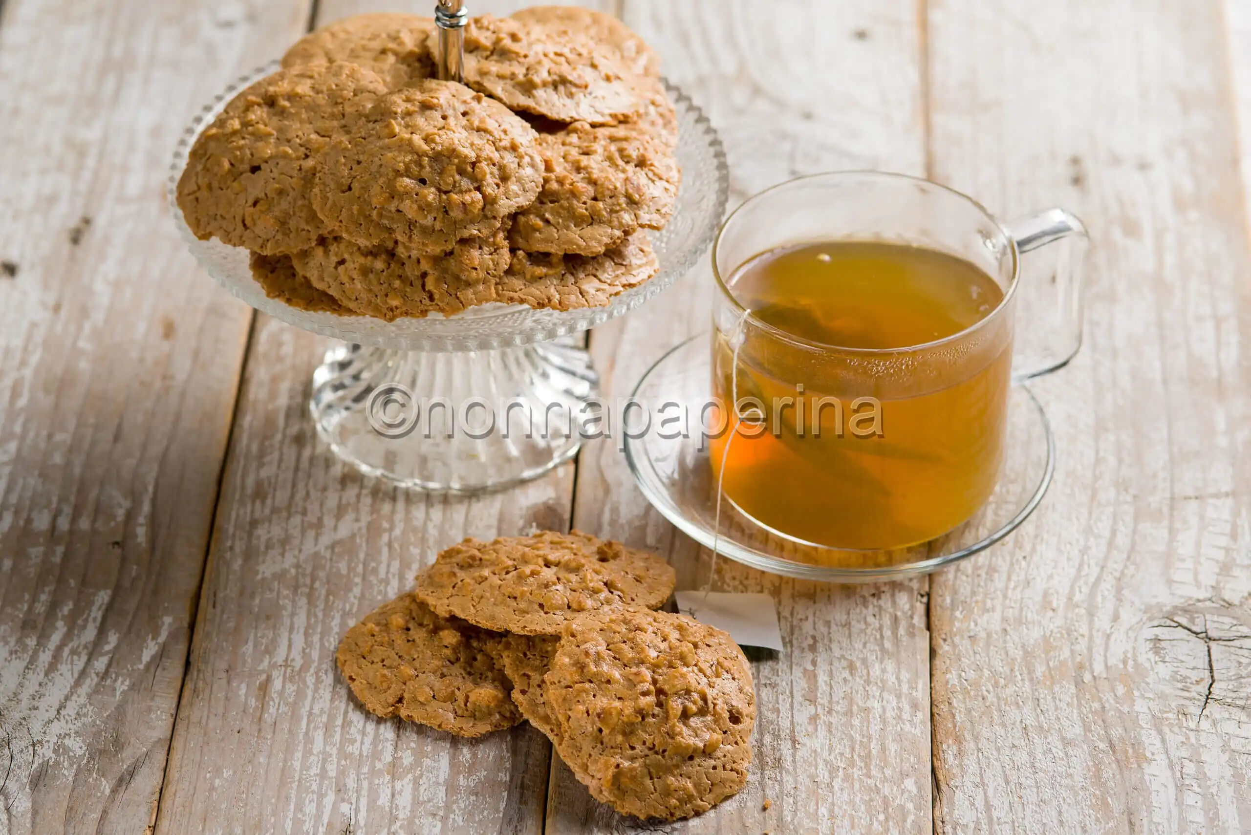 Cialdine alle nocciole, degli ottimi biscotti da merenda