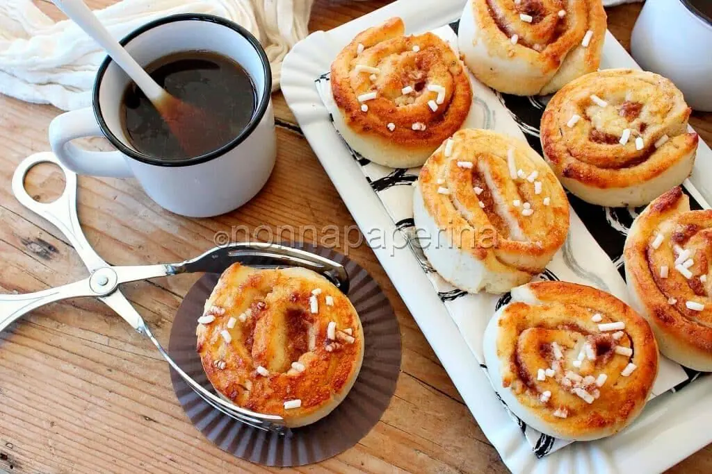 Cinnamon roll, la ricetta dolce che delizia il palato