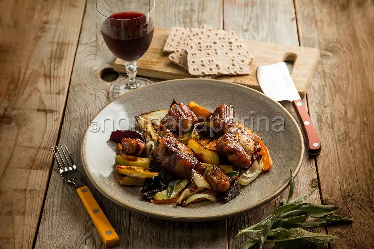 Coda di vitello con salvia e patate, un secondo popolare