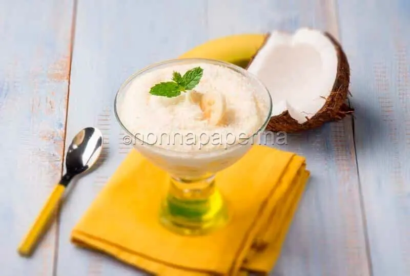 Coppa con crema al cocco: concludi la cena con un dolce speciale!