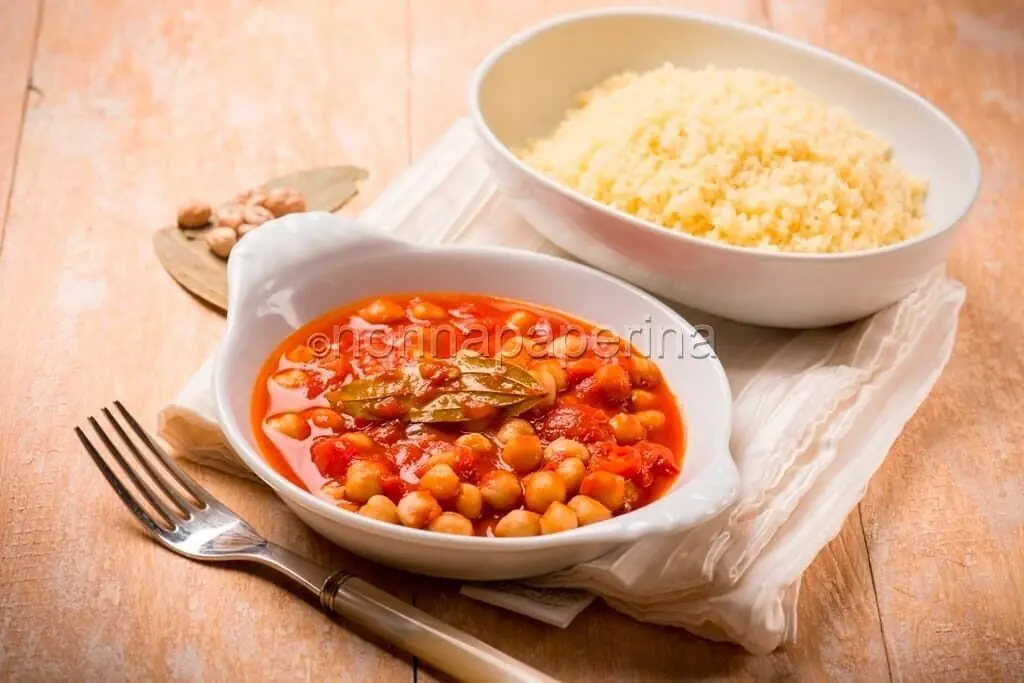 Cous cous con ceci in umido, veloce ma buono!