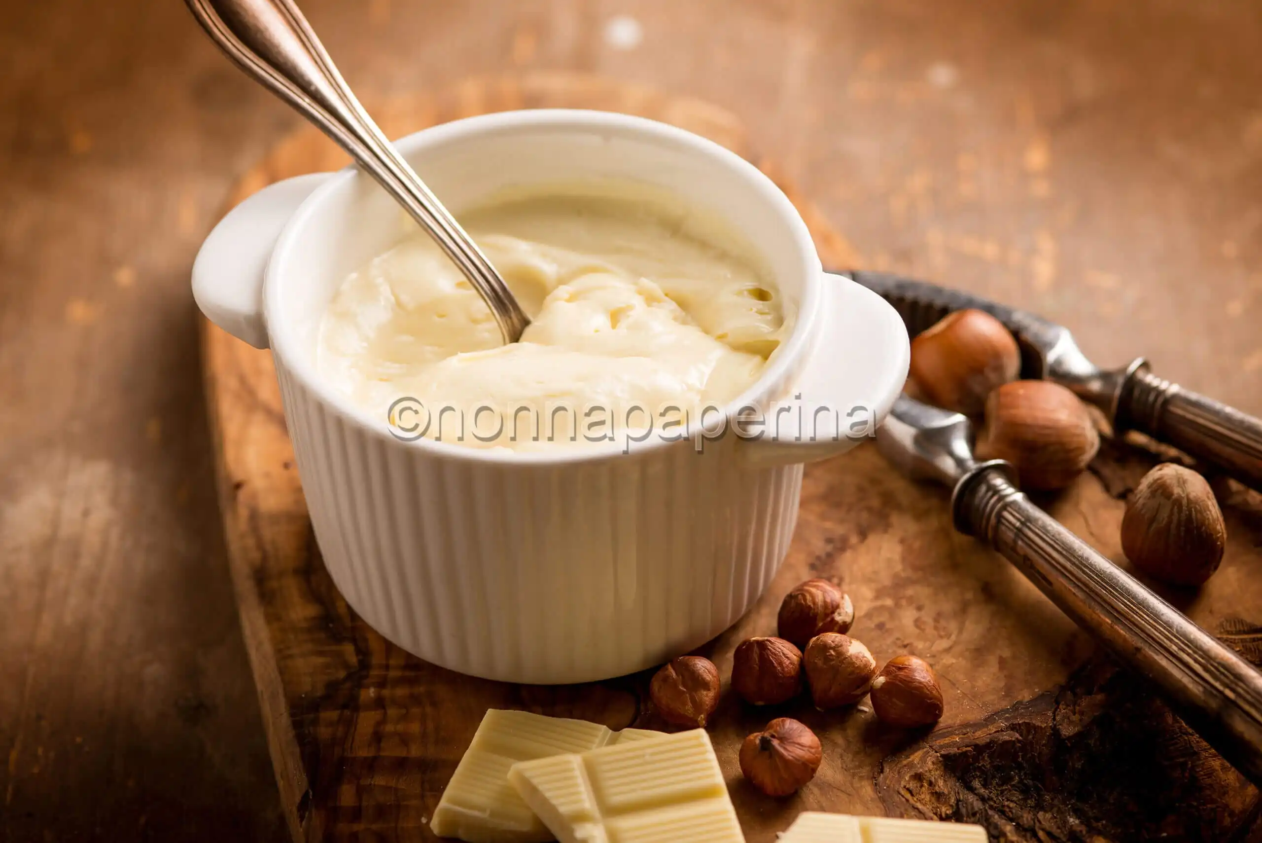 Crema al cioccolato bianco e nocciole, uno spalmabile ottimo