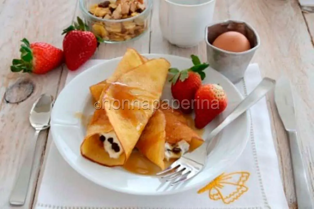 Crepes di riso con crema dolce di robiola, rum e cioccolato