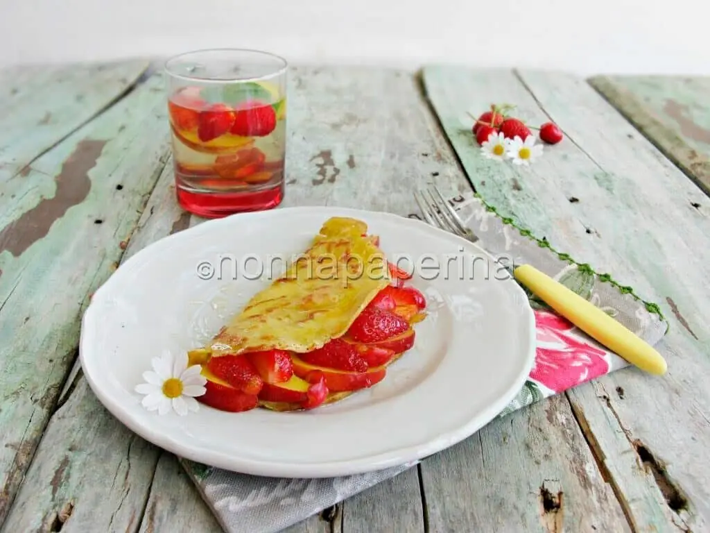 Crepes dolci e acqua aromatizzata alla frutta: ecco le ricetta!