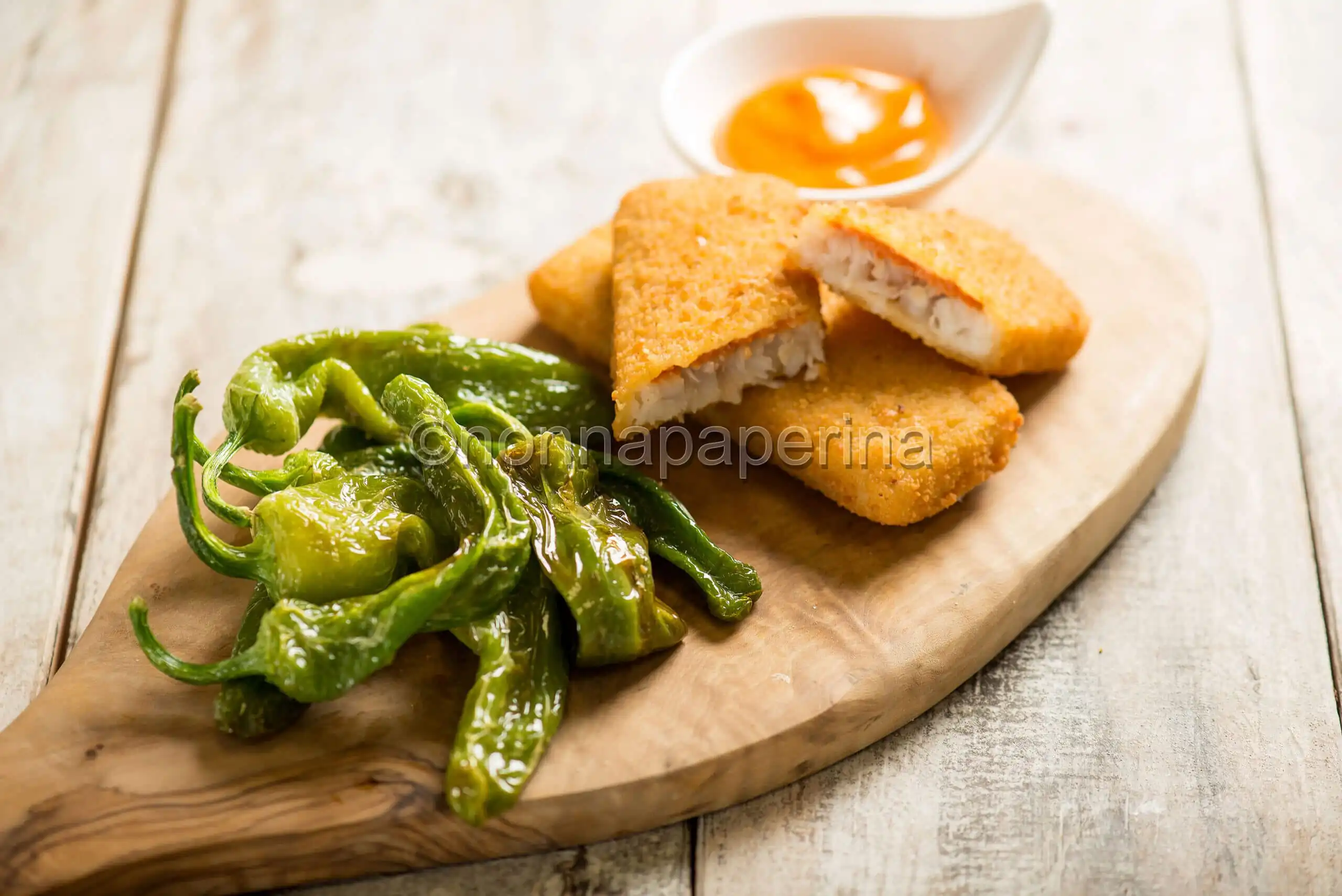 Croccantelle al pomodoro e pesce spada, una frittura leggera