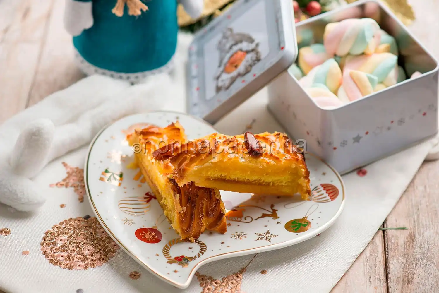 Crostata con pasta di mandorle, un dolce squisito