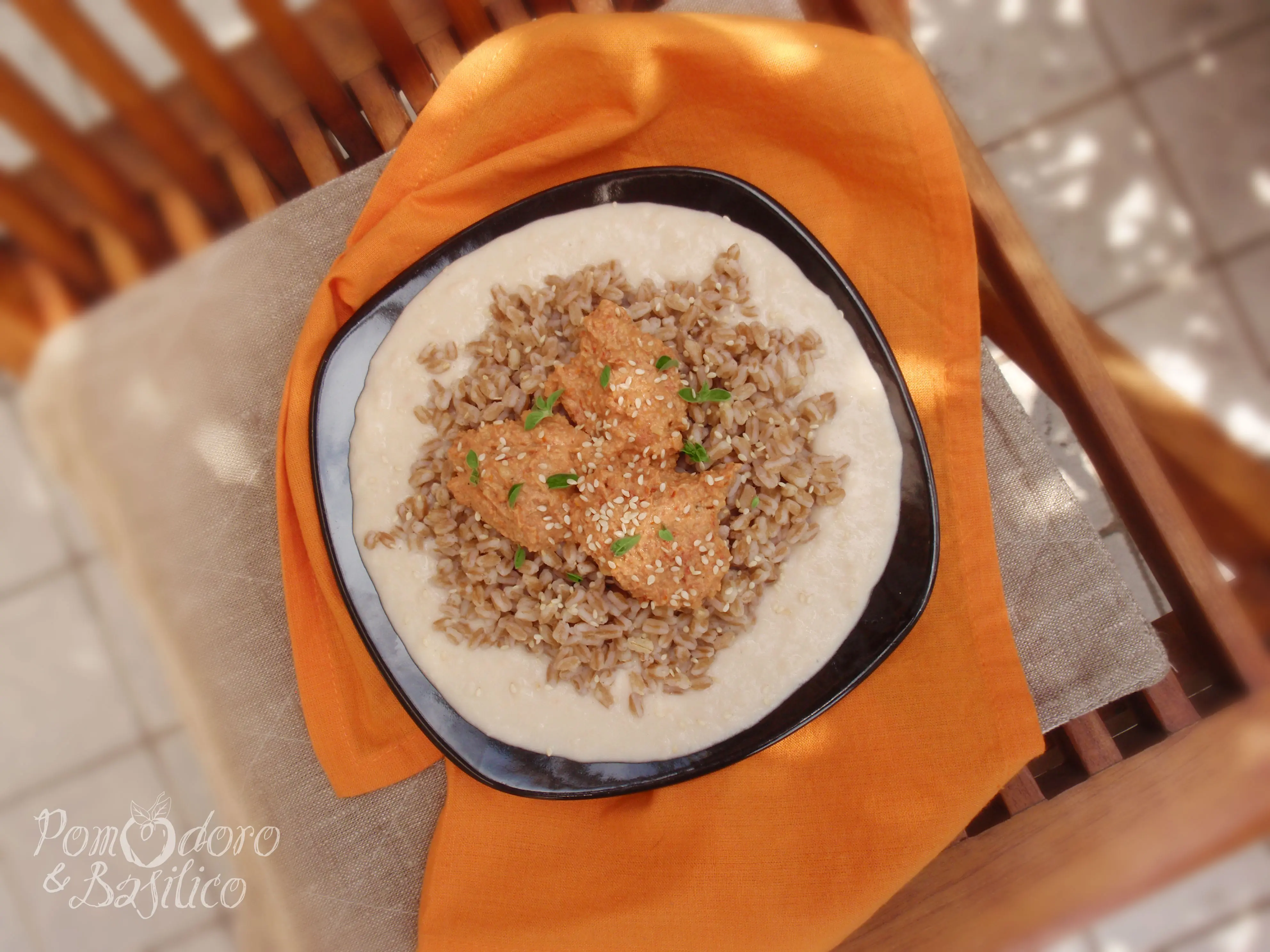 CUCINIAMO ASSIEME – FARRO CON CREMA DI POMODORI SECCHI E CANNELLINI