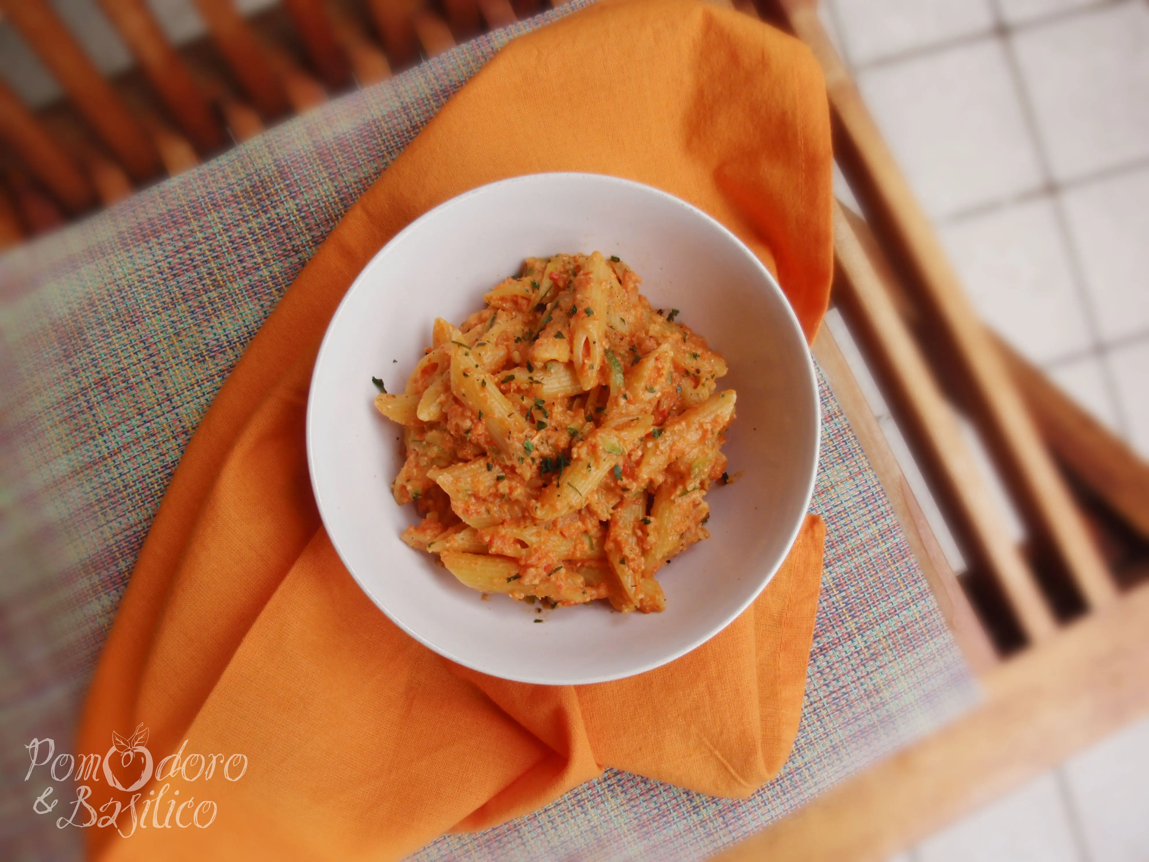 CUCINIAMO ASSIEME – PENNE ZUCCHINE E CREMA DI PEPERONI