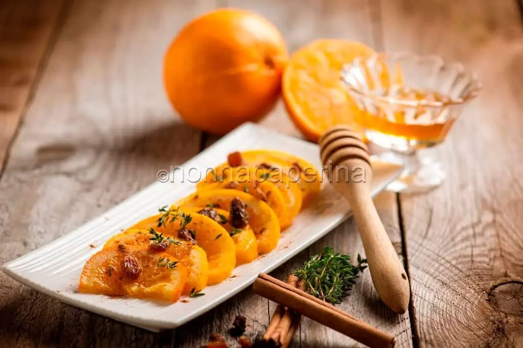 Dessert con arance e uvetta, un dolce leggero