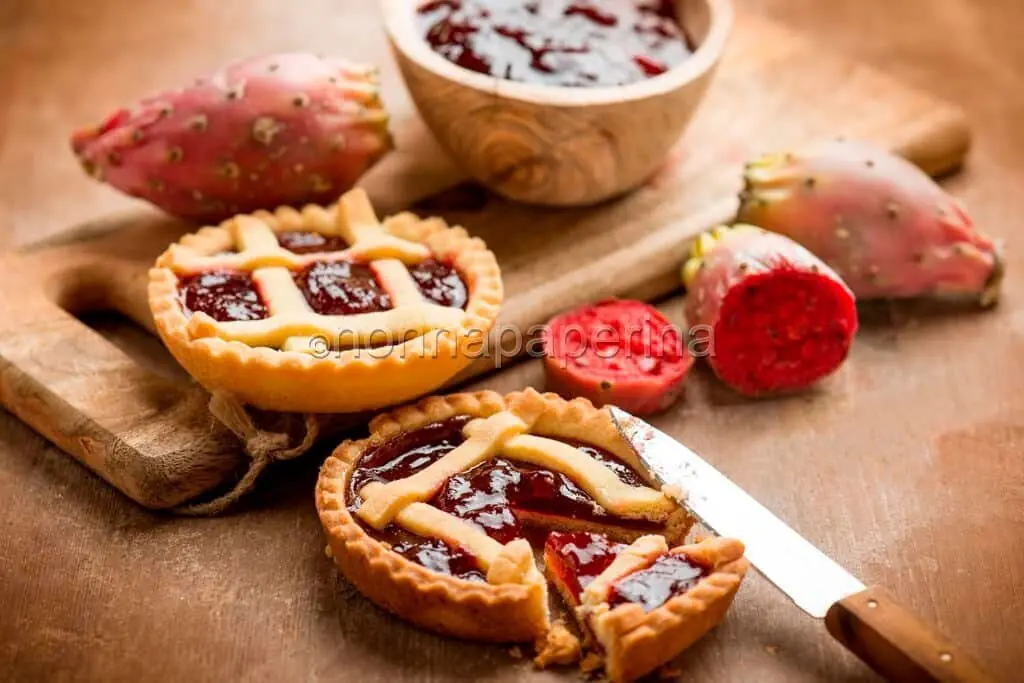 Dolci tartellette con confettura di fichi d’India