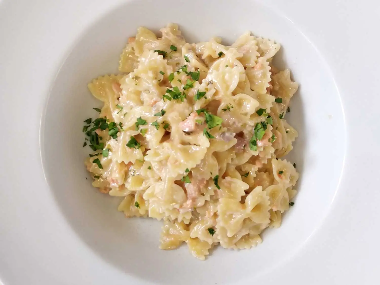 Farfalle al salmone fresco