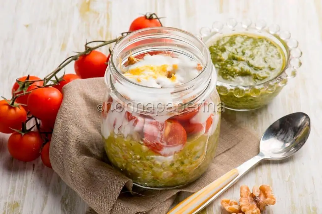 Farro al pesto in vasetto. La bontà dentro il vetro!