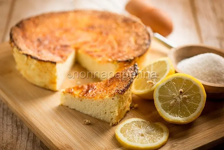 Fiadone dolce di ricotta e limone, simbolo della Corsica