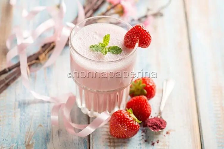 Frappè al tè matcha rosa, un a bevanda diversa dal solito