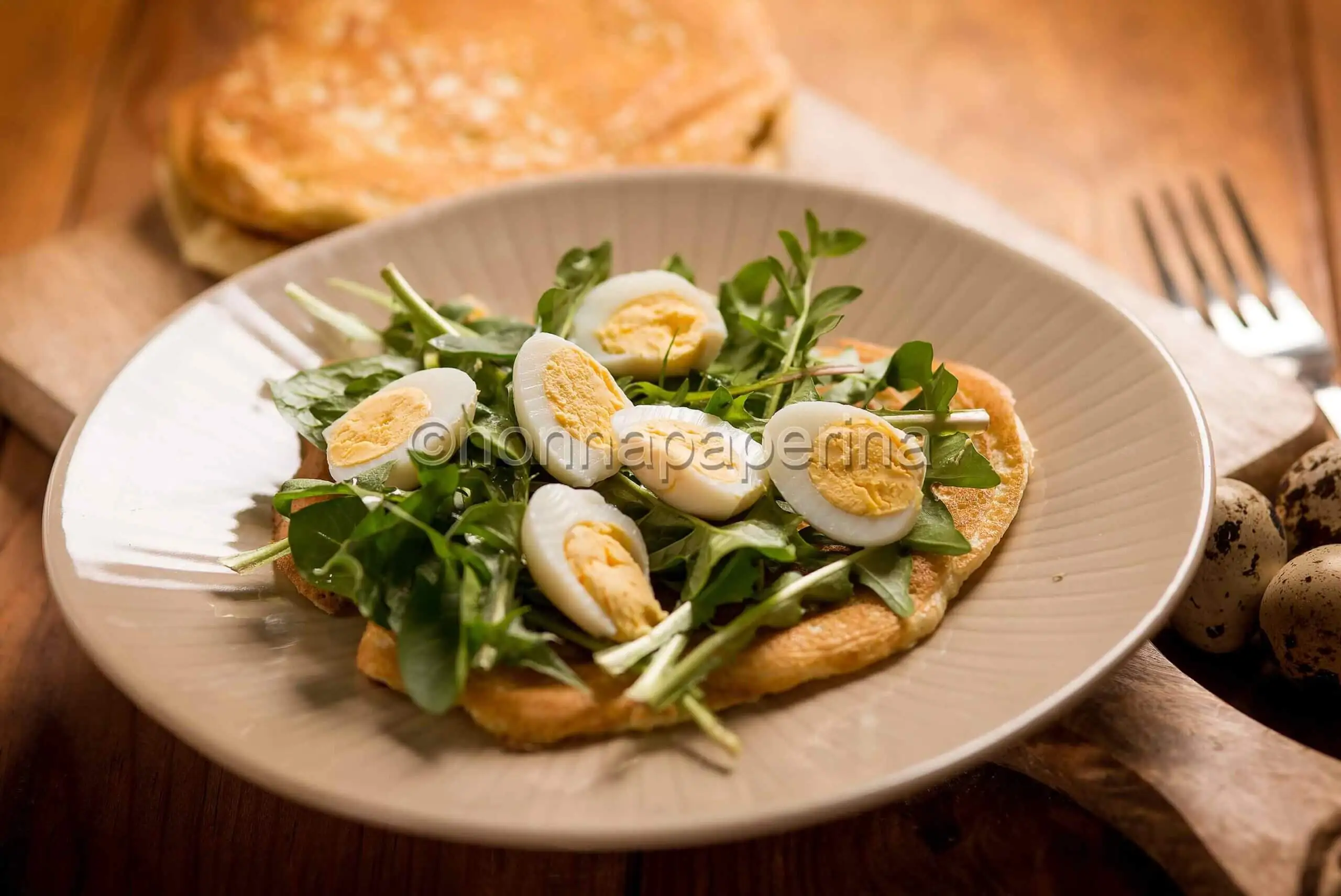 Frittatina di ceci con uova di quaglia, una frittata unica