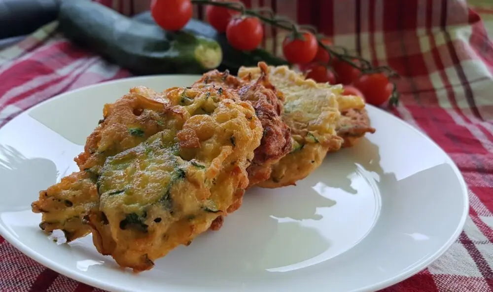 Frittelle di zucchine e cipolla veloci