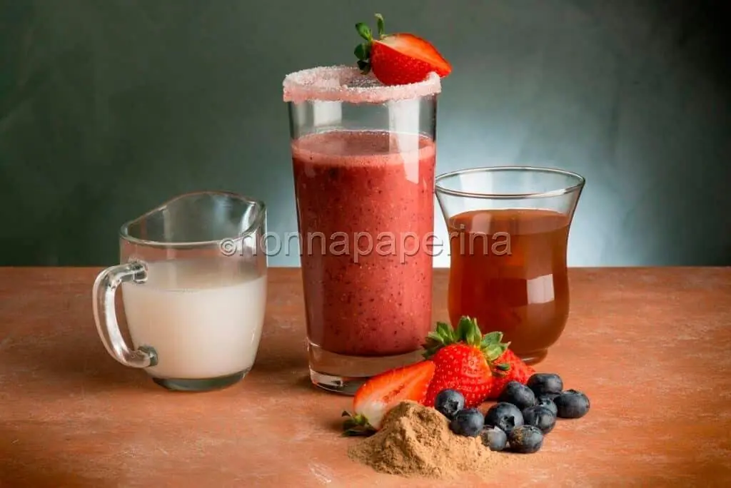 Frullato di fragole e mirtilli: un concentrato di salute