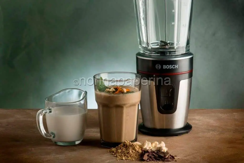 Frullato di Triphala e bevanda di mandorla: una delizia