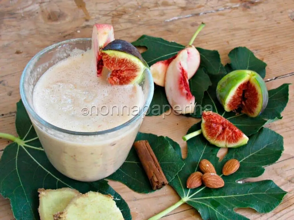 Frullato fichi e pesche: un drink-merenda