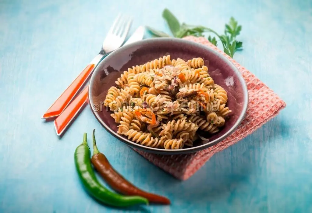 Fusilli integrali con sgombro, viva i primi di pesce!