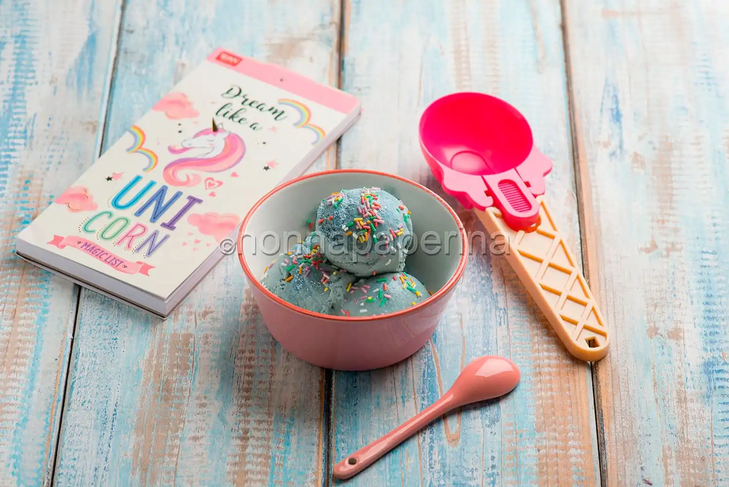 Gelato alla spirulina e latte di mandorla, un dessert unico