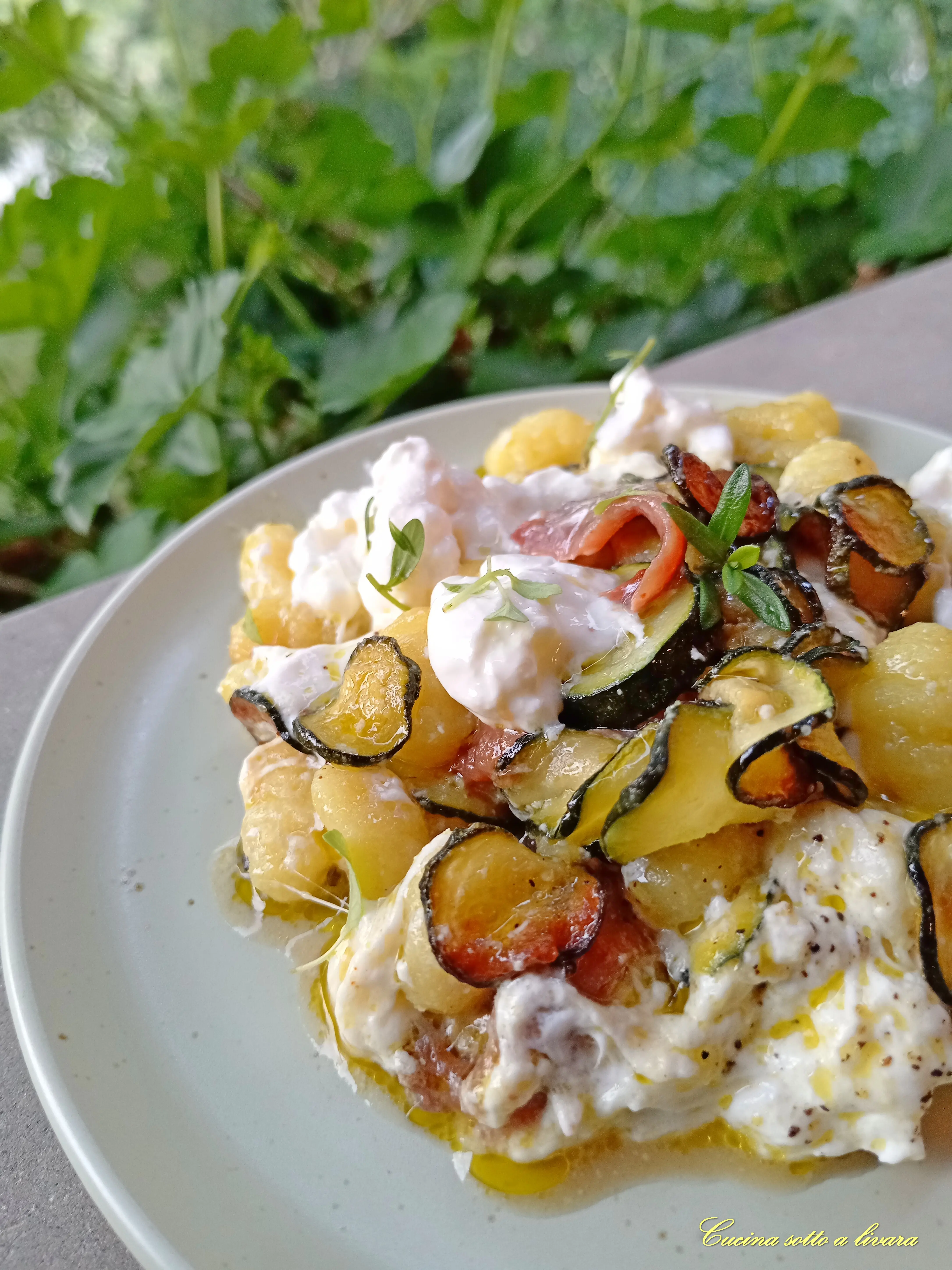 Gnocchetti zucchine , burrata e alici