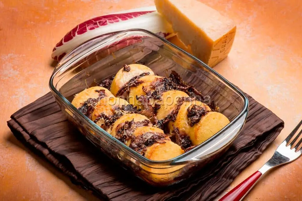 Gnocchi alla romana con radicchio