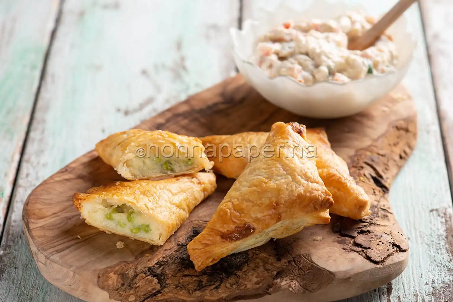 I samosa, un gradevole esempio di rosticceria indiana