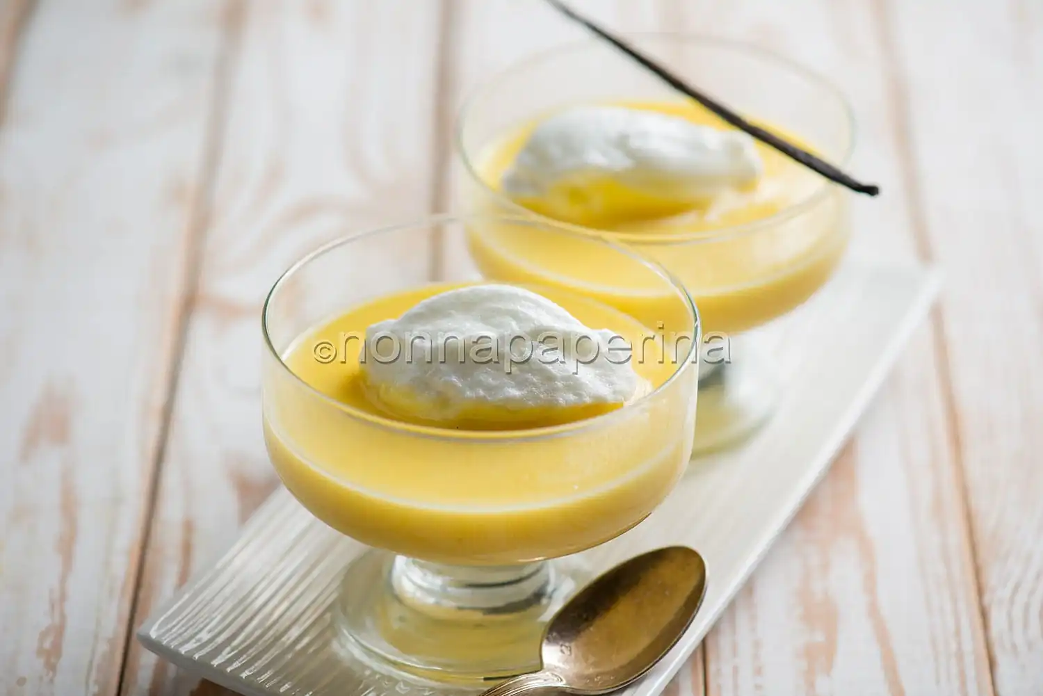Iles Flottantes, uno dei migliori dessert francesi