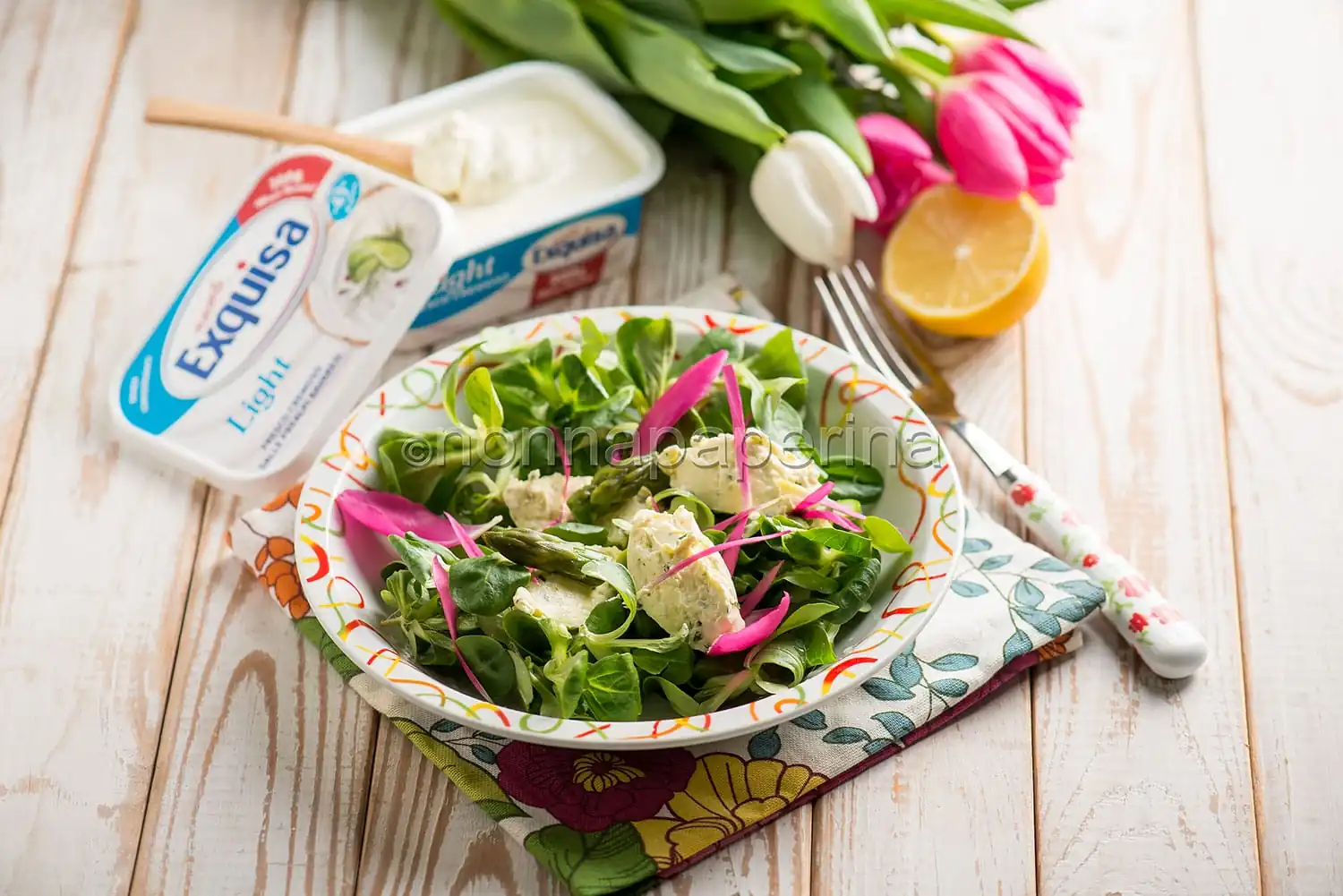 Insalata con tulipani, un gustoso contorno floreale