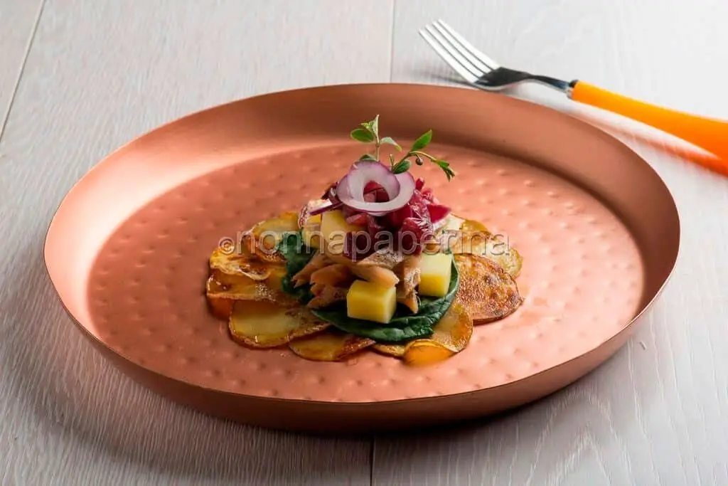 Insalata di aringhe e patate, un’abbinamento che arriva dall’est